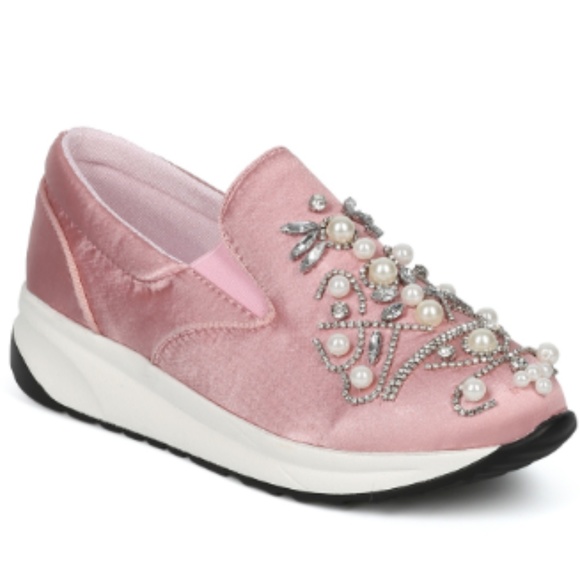 NEW Women's Strap Almond Toe Sneaker Flat - Picture 2 of 3